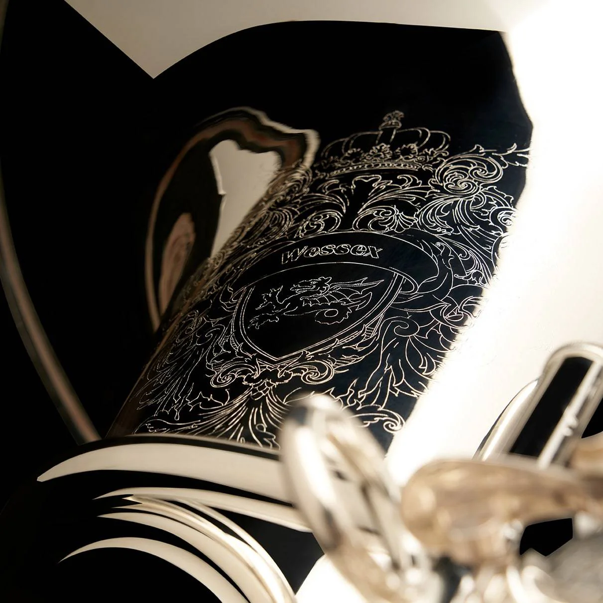 BBb 4/4 Tuba with 5-valves 'Viverna' - TB480P - Image 11